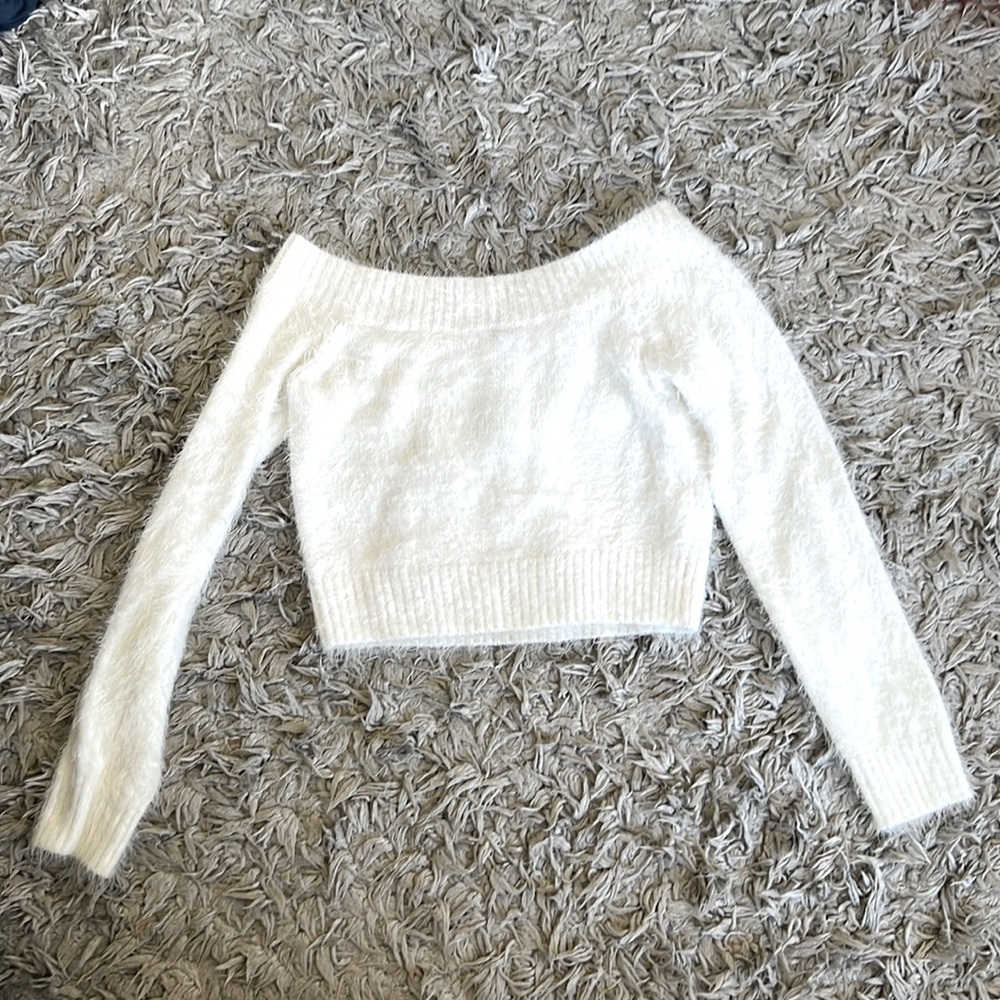 Fuzzy off the shoulder crop sweater - S